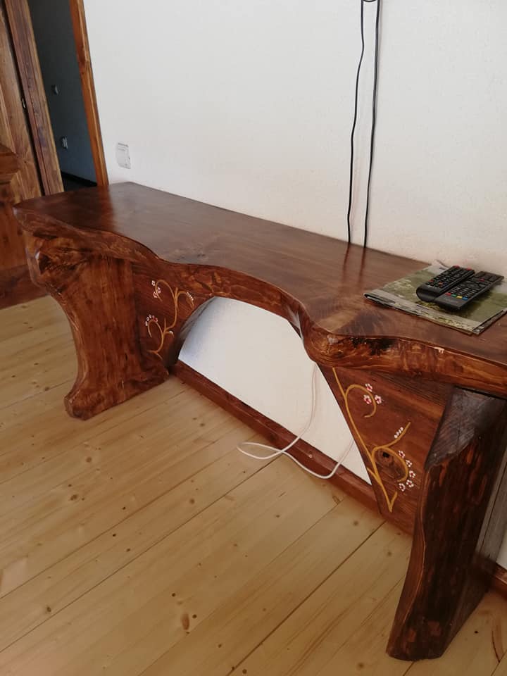 Consola decorativa lemn